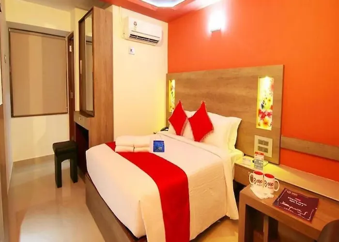 Hotel New Ashiyana Palace Near Ganga Ghat And Vishwanath Temple