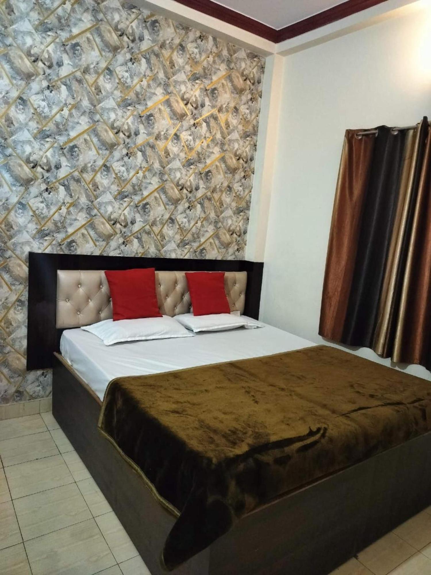 New Ashiyana Palace Near Ganga Ghat And Vishwanath Temple 2*