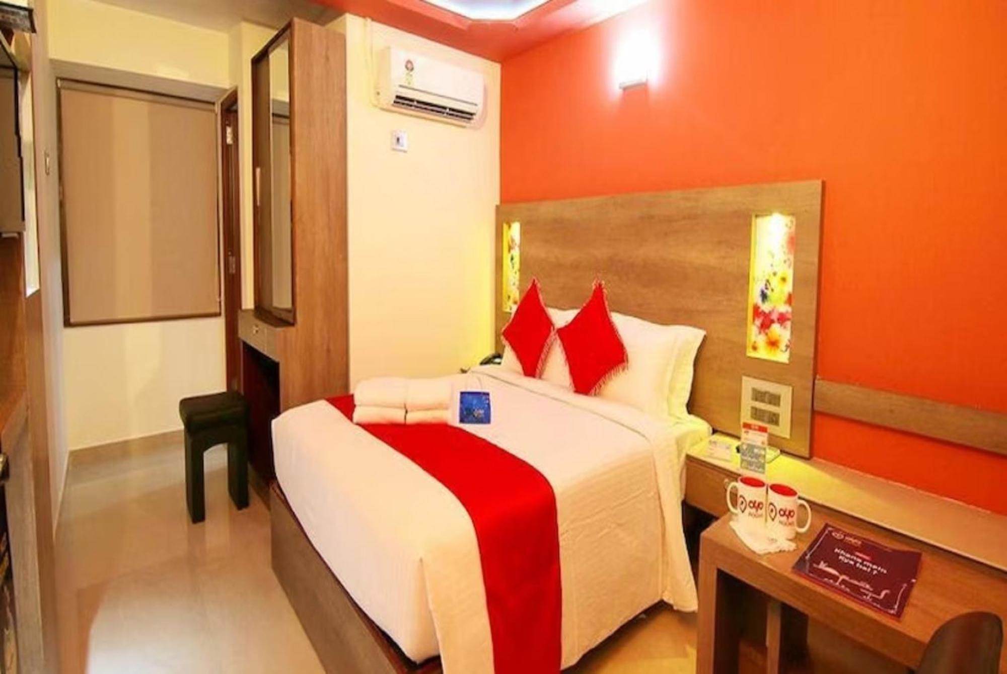 New Ashiyana Palace Near Ganga Ghat And Vishwanath Temple