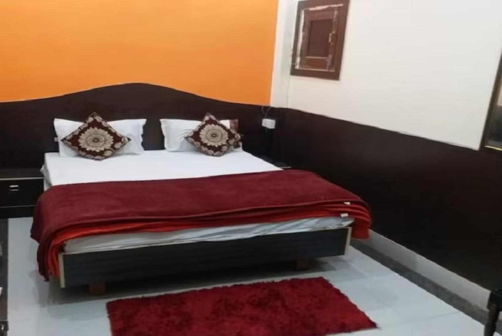 New Ashiyana Palace Near Ganga Ghat And Vishwanath Temple Hotel 2*